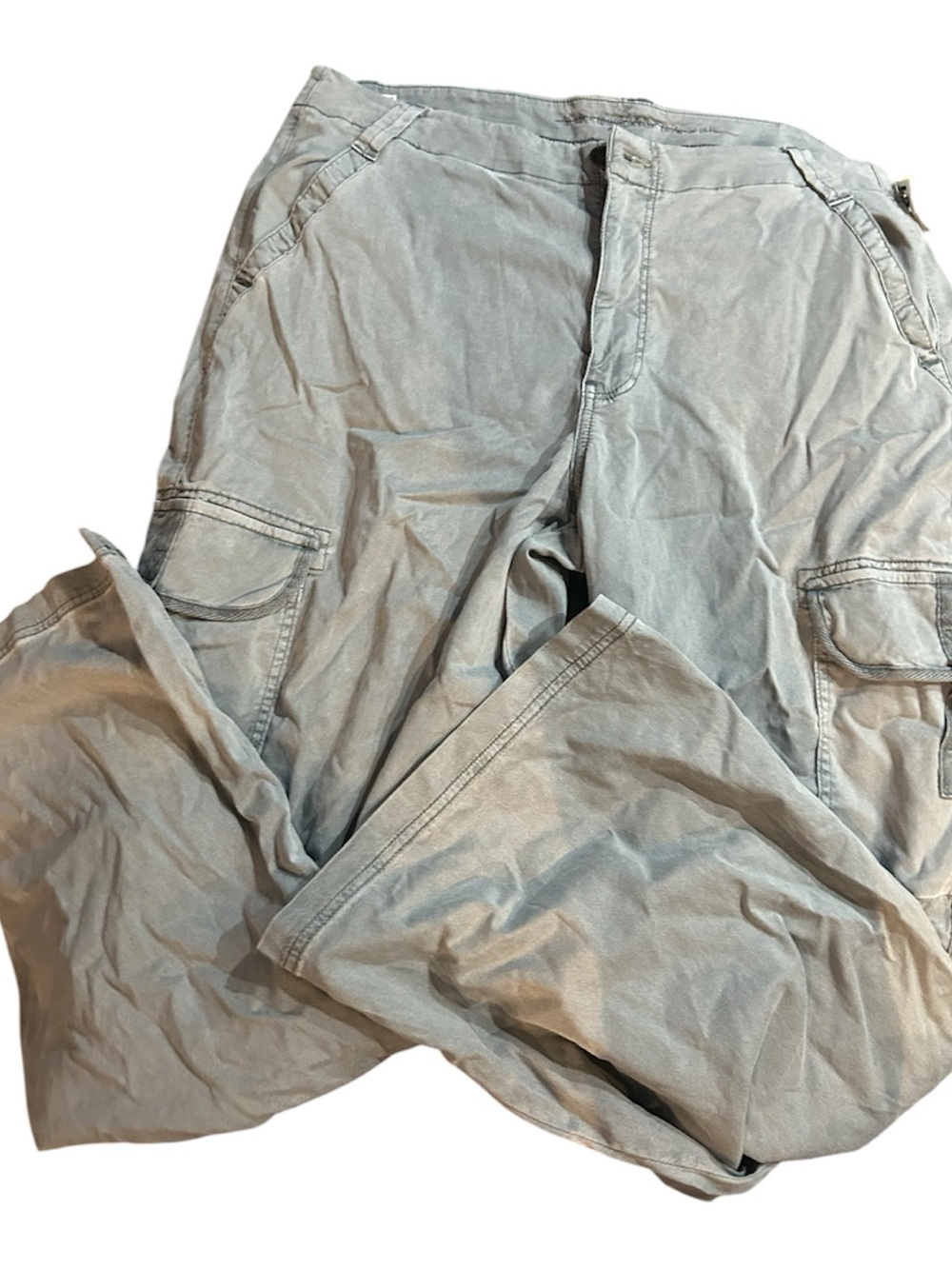 American eagle Women's sage green  Cargo Pants